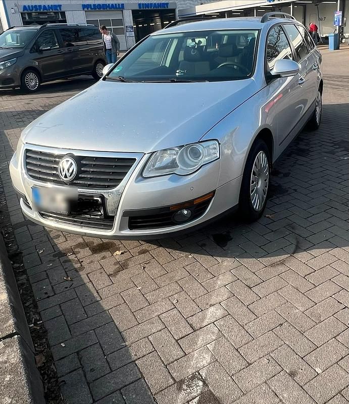 Gebraucht VW Passat 2011 Silber Kombi