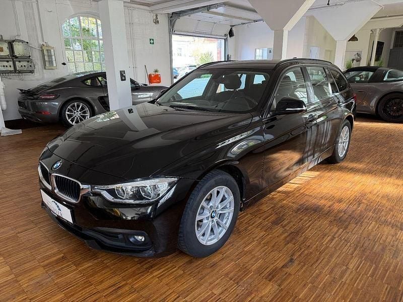 Schwarz Gebraucht 2019 BMW 320 Advantage Limousine | 14.900 € (Guter Preis) - Bild 1/4