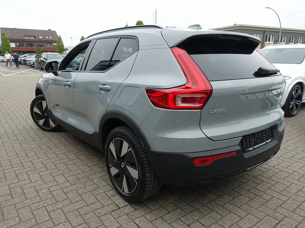 Używany Volvo EX40 Plus 185 kW (252 KM) 2025 Szary SUV