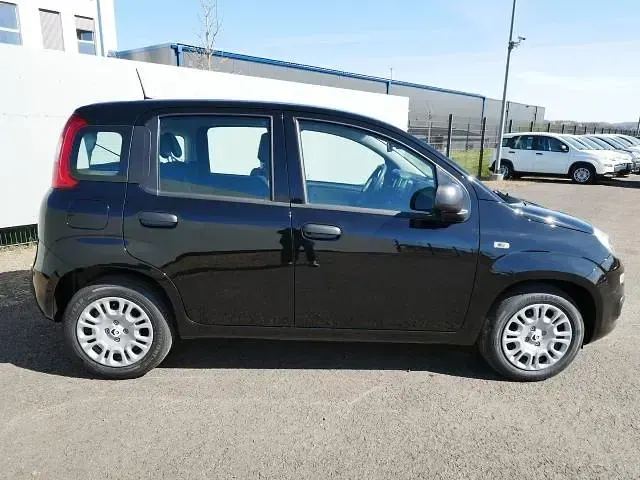 Nouvelle Fiat Panda 69 ch (50 kW) 2025 Noir Citadine