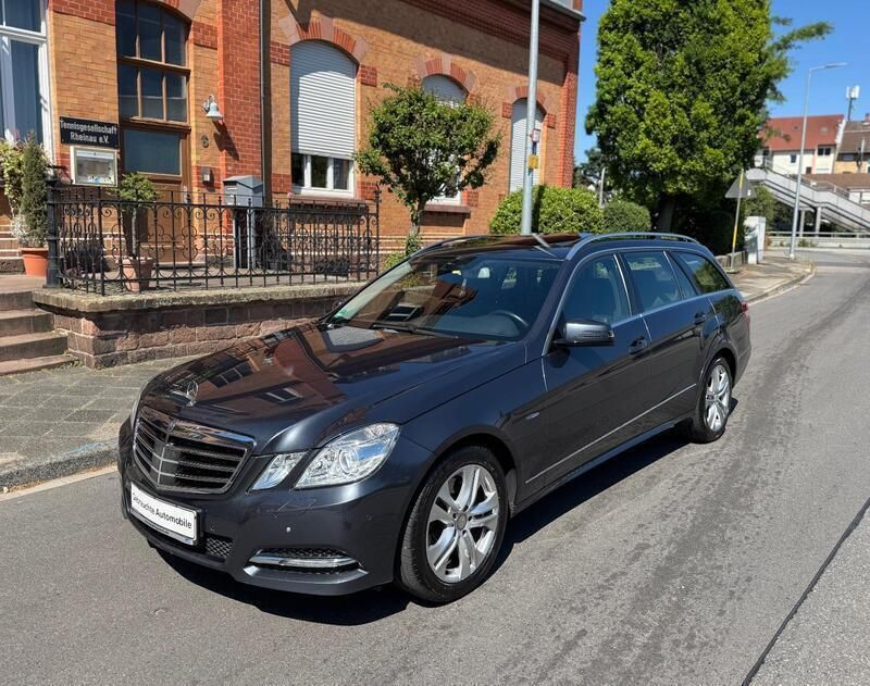 Grau Gebraucht 2011 Mercedes E250 Avantgarde Kombi | 10.950 € (Fairer Preis) - Bild 1/4