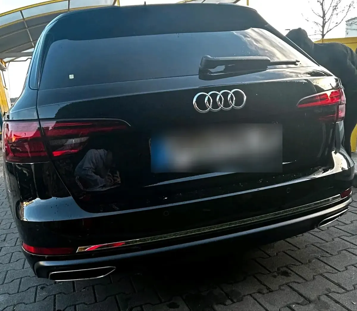 Gebraucht Audi A4 190 PS (139 kW) 2019 Schwarz Kombi
