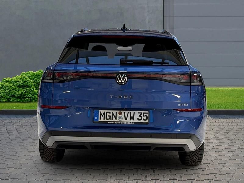 Gebraucht VW T-Roc Life 150 PS (110 kW) 2025 Blau SUV