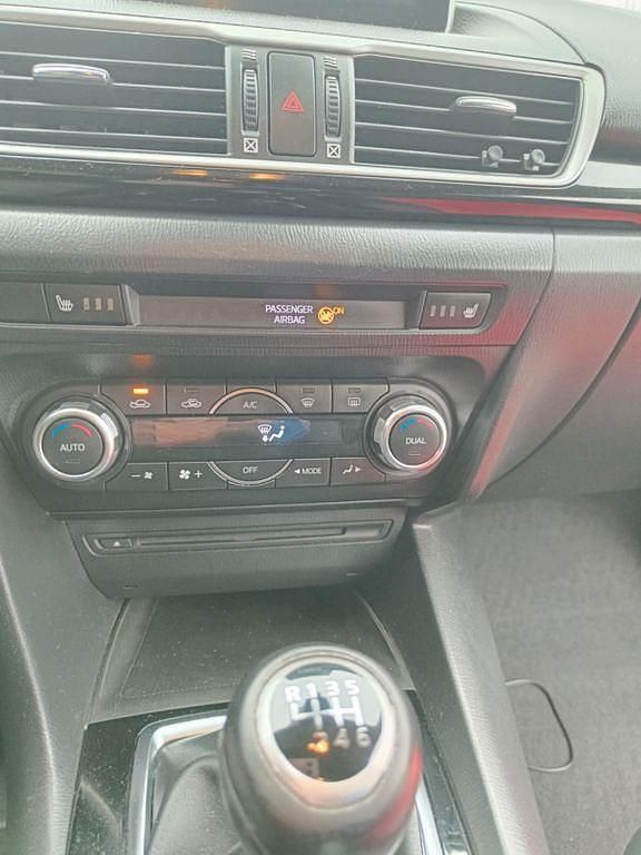 Gebraucht Mazda 3 Center-Line 120 PS (88 kW) 2015 Schwarz Limousine