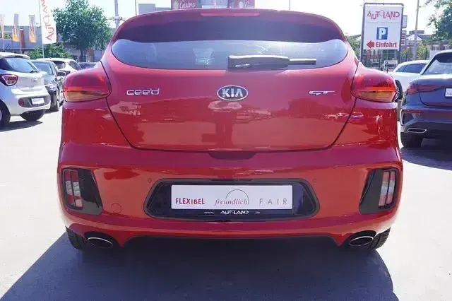 Gebraucht Kia Ceed 135 PS (99 kW) 2016 Rot Kleinwagen