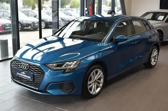 Gebraucht Audi A3 Sport 116 PS (85 kW) 2021 Blau Limousine
