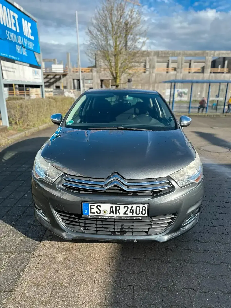 Gebraucht Citroën C4 SELECTION 114 PS (83 kW) 2013 Grau Limousine