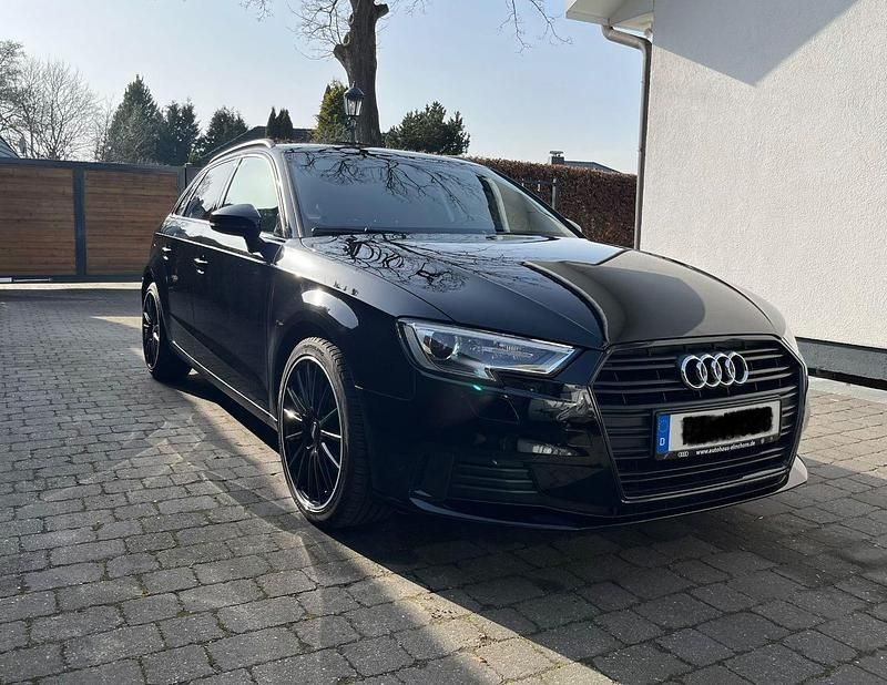 Gebraucht Audi A3 Sport 116 PS (85 kW) 2018 Schwarz Limousine