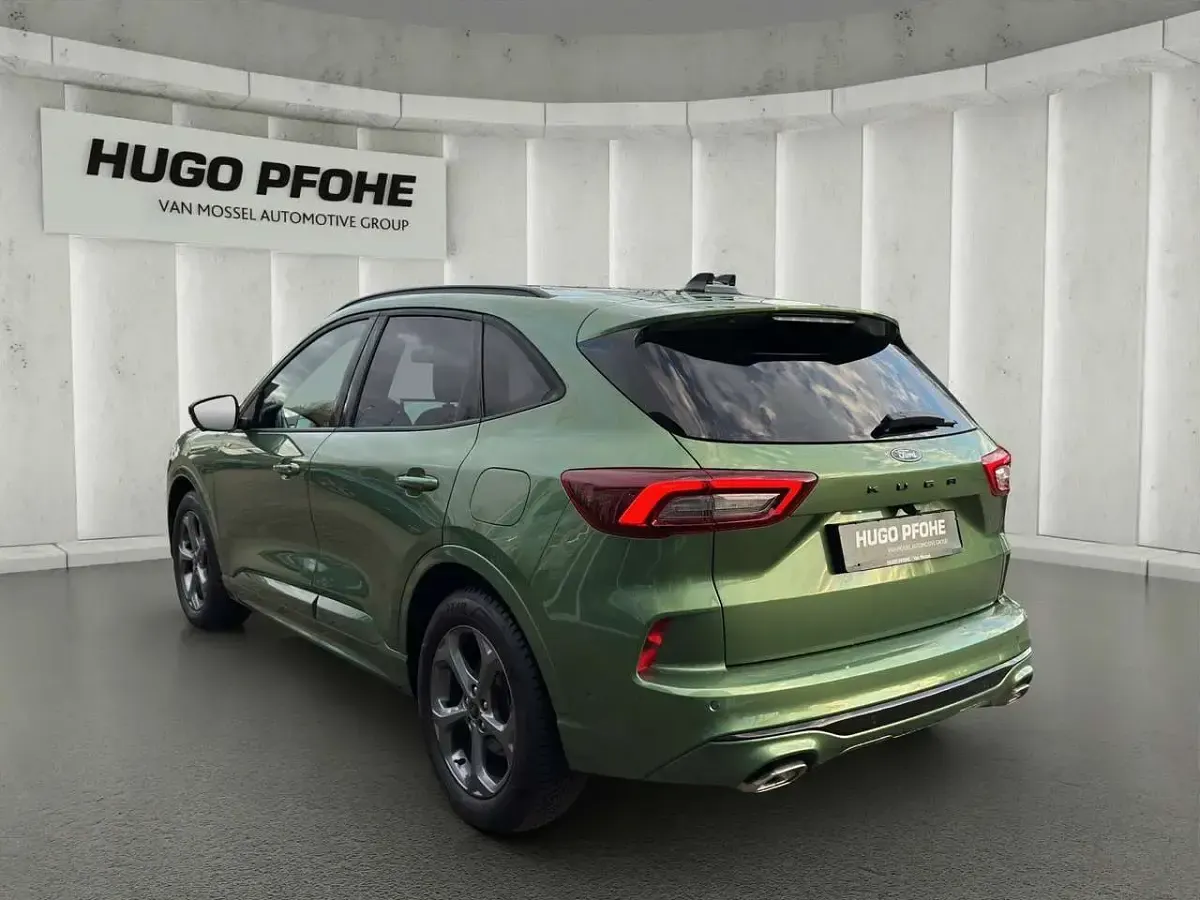 Gebraucht Ford Kuga ST-Line 186 PS (136 kW) 2024 Grün SUV