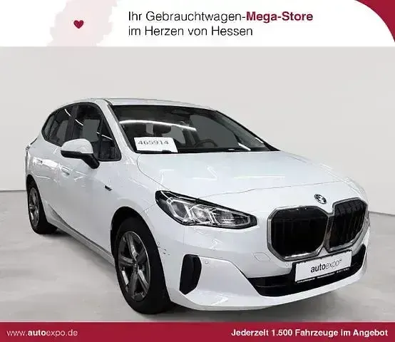 Gebraucht BMW 230e Active Tourer Performance 150 PS (110 kW) 2023 Alpinweiß Van / Kleinbus