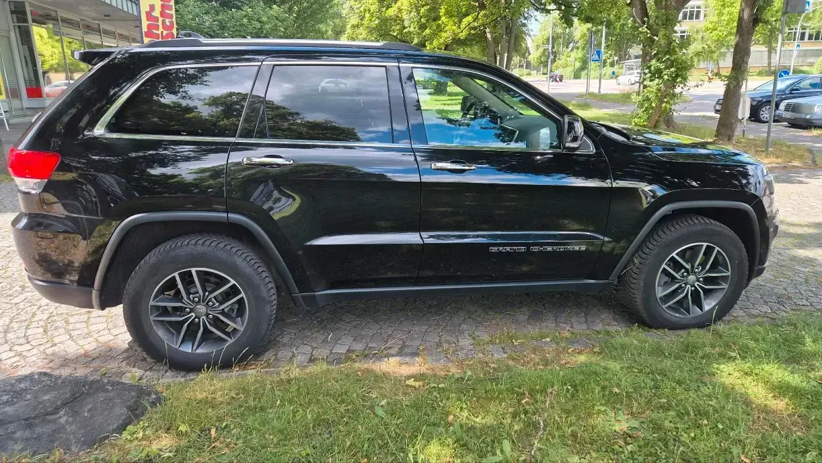 Gebraucht Jeep Grand Cherokee Limited 250 PS (183 kW) 2018 Schwarz SUV