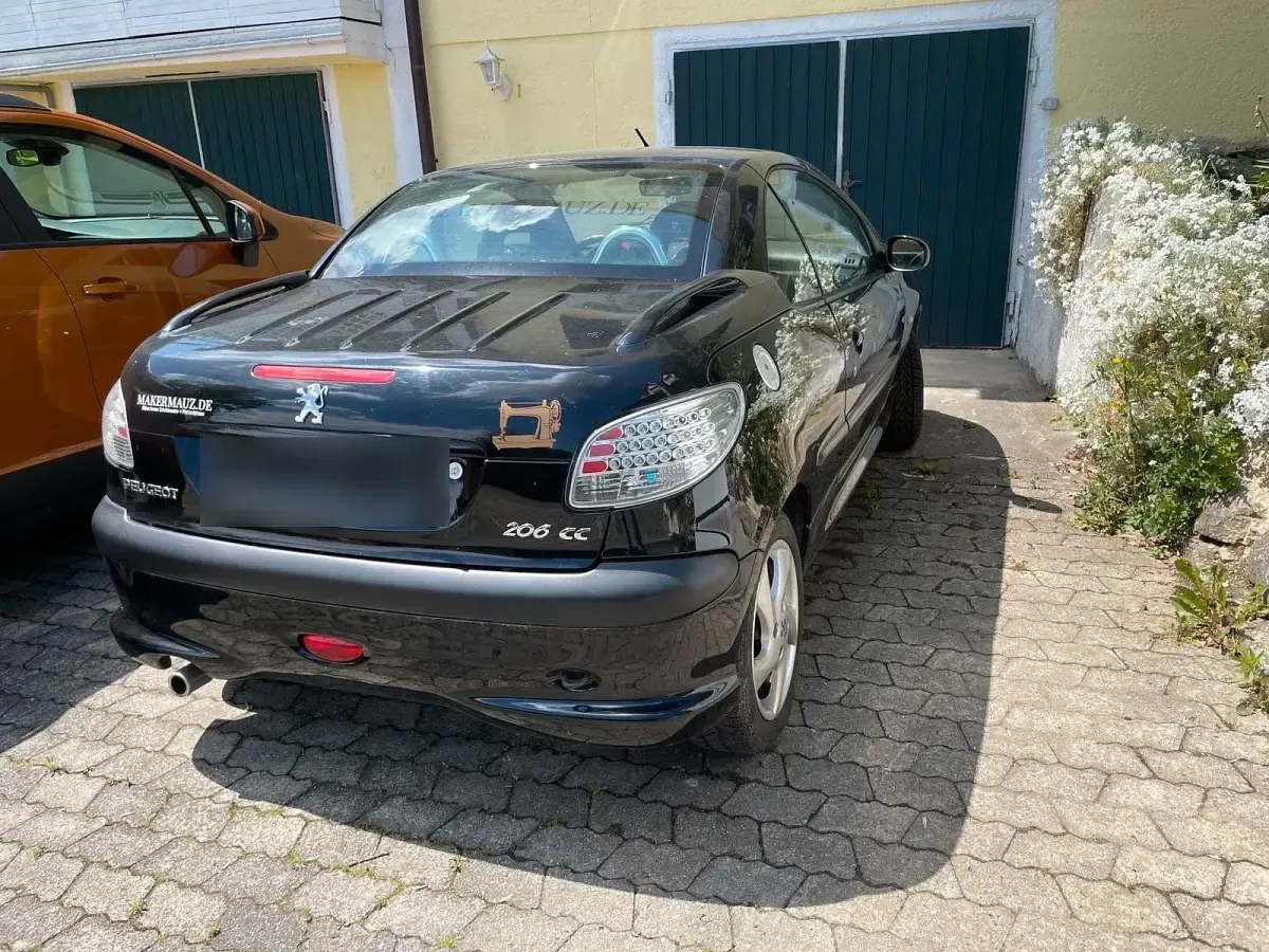 Używany Peugeot 206 108 KM (79 kW) 2001 Czarny Hatchback