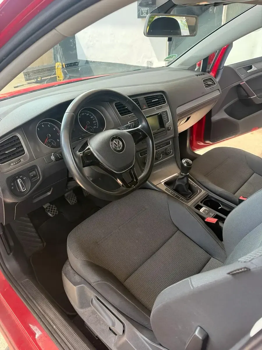 Second-hand VW Golf VII 85 CP (62 kW) 2013 Roșu Berlinǎ