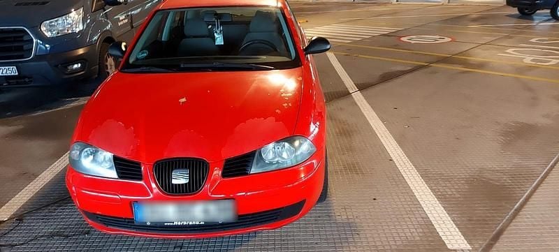 Rot Gebraucht 2004 Seat Ibiza Kleinwagen | 899 € (Guter Preis) - Bild 1/4