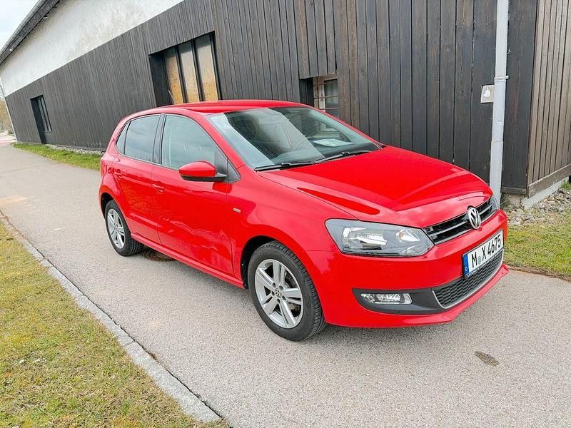 Gebraucht VW Polo Life 90 PS (66 kW) 2014 Rot Limousine
