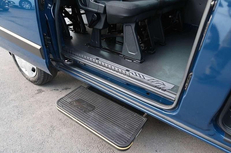 Gebraucht Ford Tourneo 131 PS (96 kW) 2021 Blazer blue Van / Kleinbus