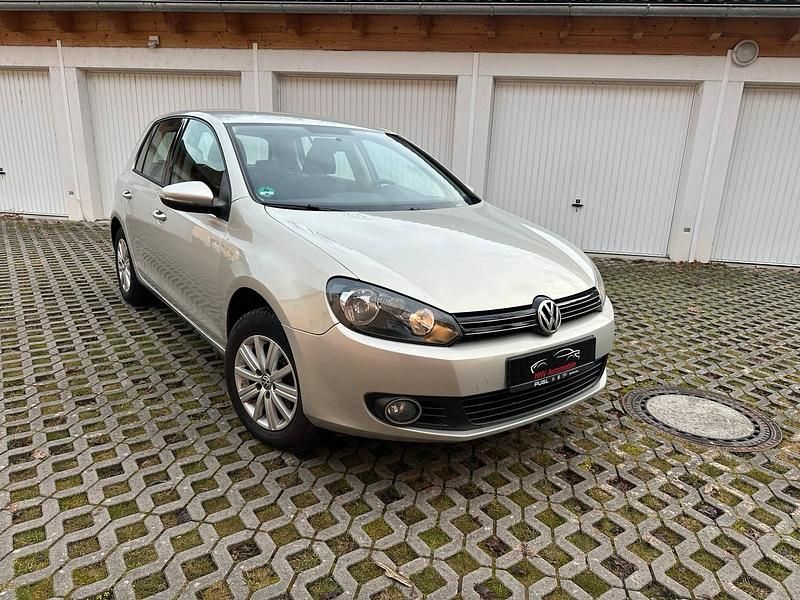 Gebraucht VW Golf VI 105 PS (77 kW) 2011 Silber Kleinwagen
