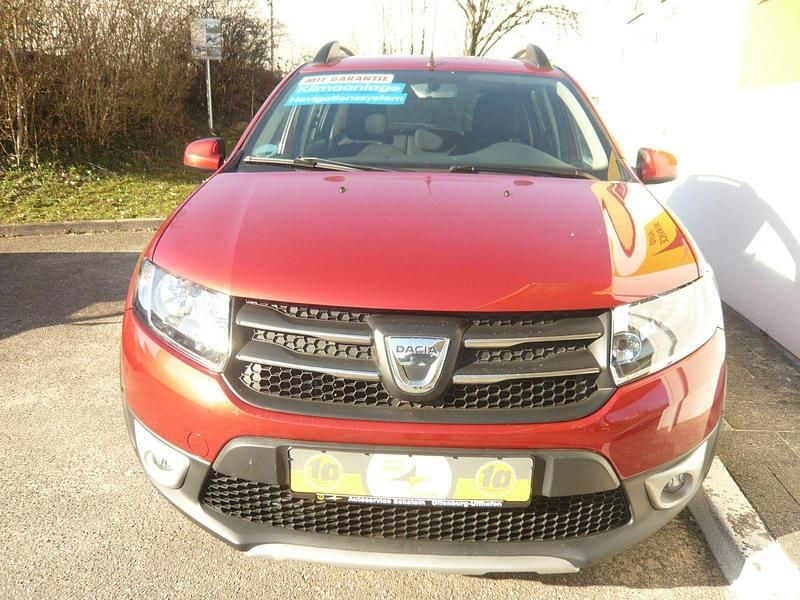 Gebraucht Dacia Sandero Prestige 90 PS (66 kW) 2013 Rot Limousine