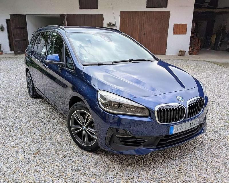 Blau Gebraucht 2019 BMW 218 Sport Line Van / Kleinbus | 18.500 € (Etwas zu teuer) - Bild 1/4