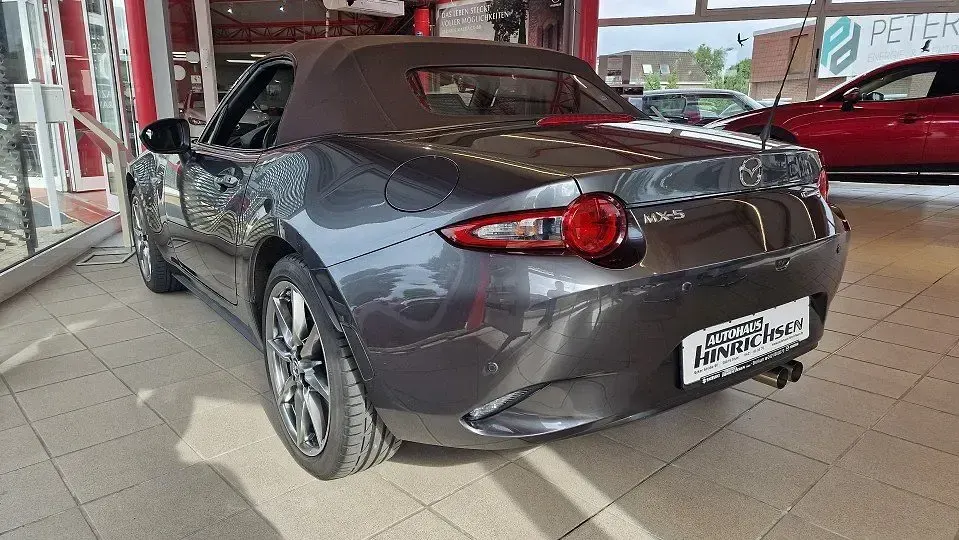 Gebraucht Mazda MX5 Exclusive-Line 132 PS (97 kW) 2025 Machine gray Cabrio
