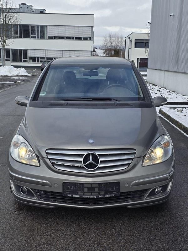 Gebraucht Mercedes B200 140 PS (102 kW) 2005 Grau Van / Kleinbus
