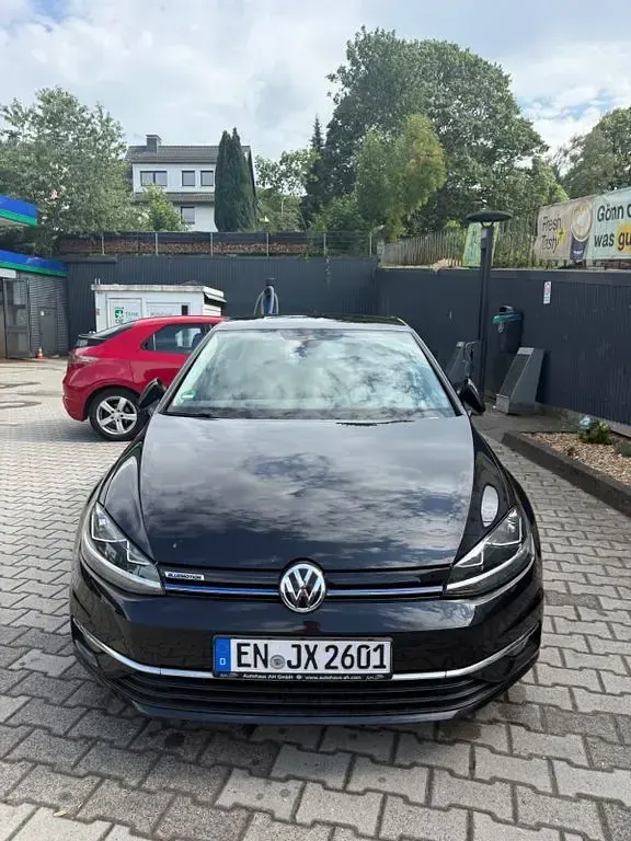 Gebraucht VW Golf VIII Highline 131 PS (96 kW) 2020 Schwarz Limousine