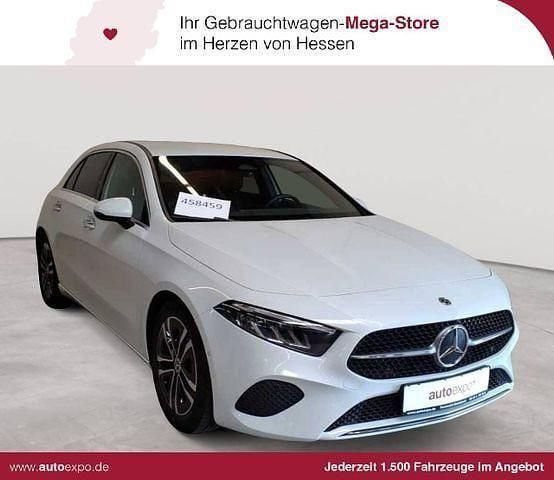Digitalweiß metallic Gebraucht 2023 Mercedes A180 Advanced Limousine | 22.990 € (Guter Preis) - Bild 1/4