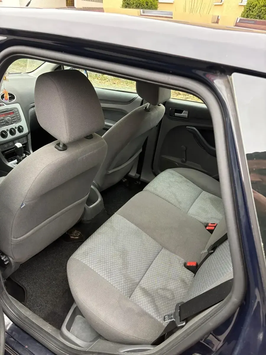Second-hand Ford Focus 100 CP (73 kW) 2007 Albastru Break