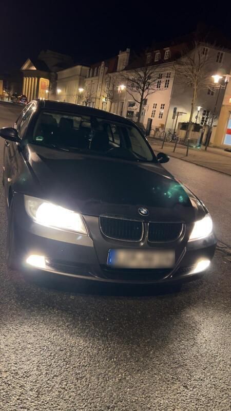 Grau Gebraucht 2007 BMW 318 Limousine | 4.000 € (Fairer Preis) - Bild 1/4