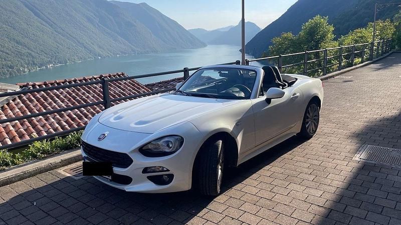 Weiß Gebraucht 2019 Fiat 124 Spider Dolcevita Cabrio | 22.124 € (Fairer Preis) - Bild 1/4