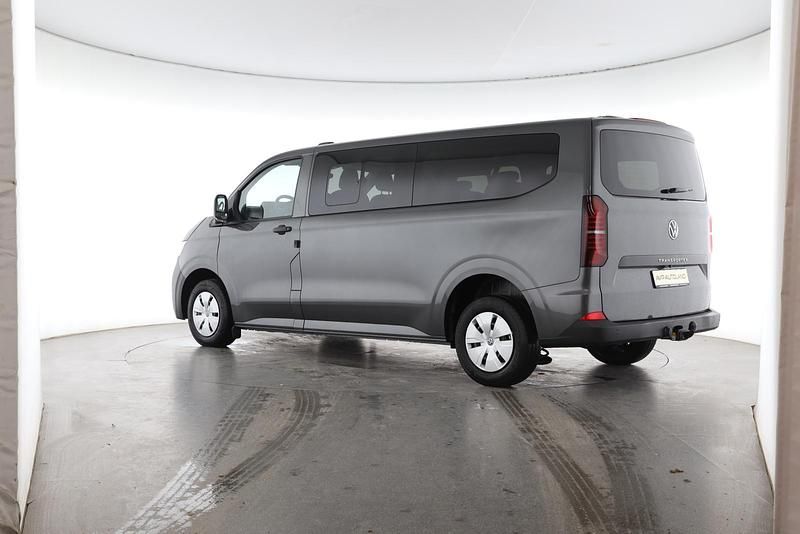 Neu VW T7 150 PS (110 kW) 2025 Graphite dust Van