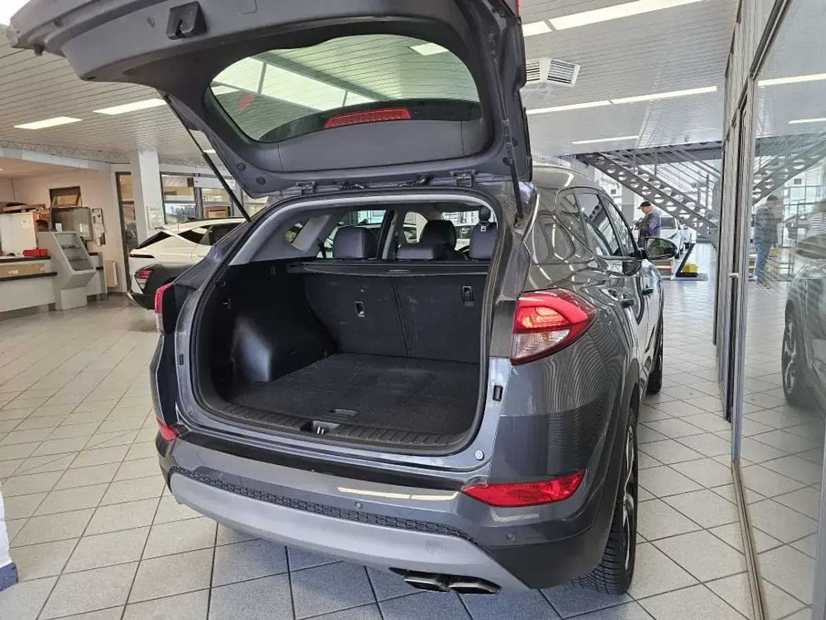 Gebraucht Hyundai Tucson 177 PS (130 kW) 2018 Grau SUV