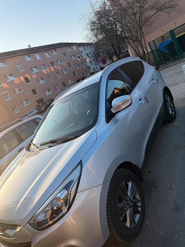 Gebraucht Hyundai Tucson 166 PS (122 kW) 2014 Silber SUV