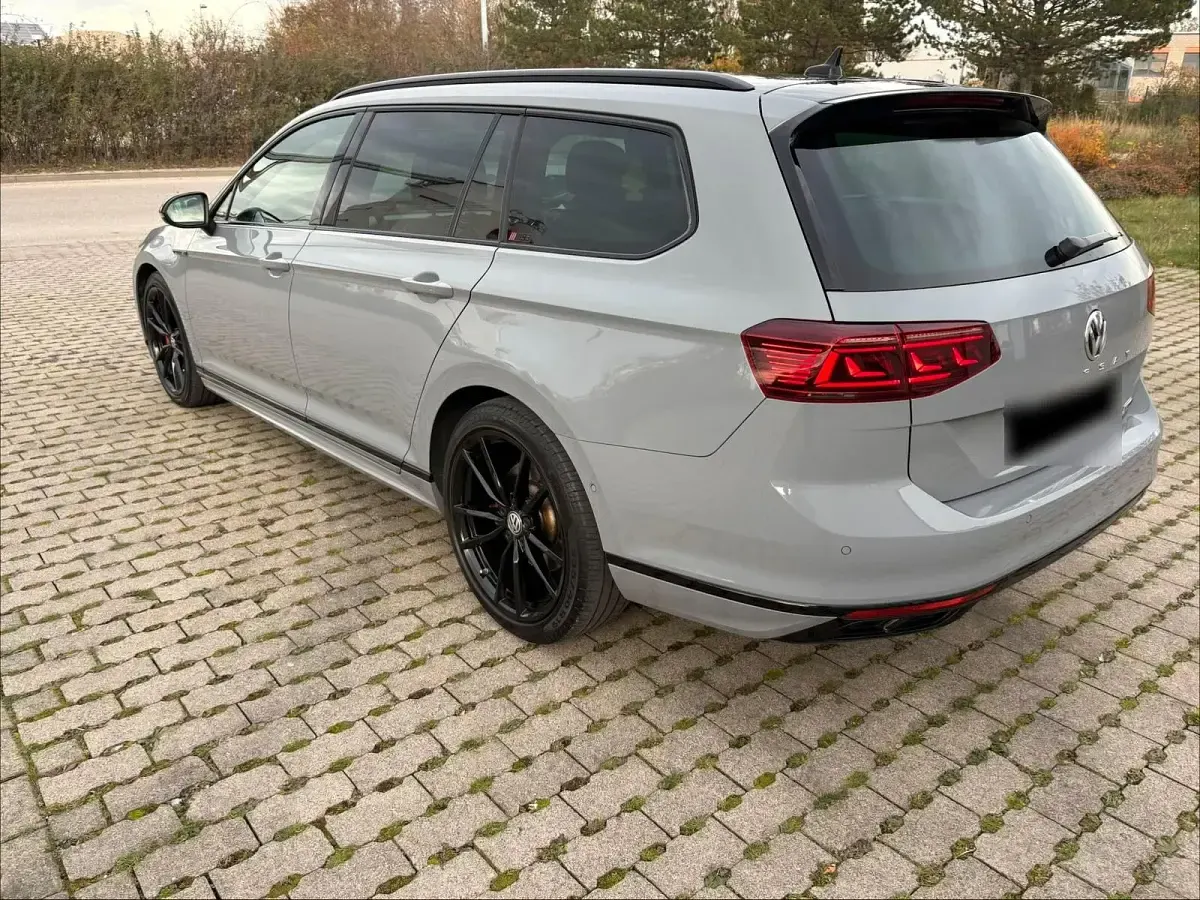 Gebraucht VW Passat R-line Edition 240 PS (176 kW) 2019 Grau Kombi