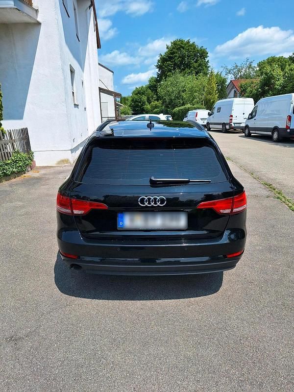 Gebraucht Audi A4 150 PS (110 kW) 2017 Schwarz Kombi