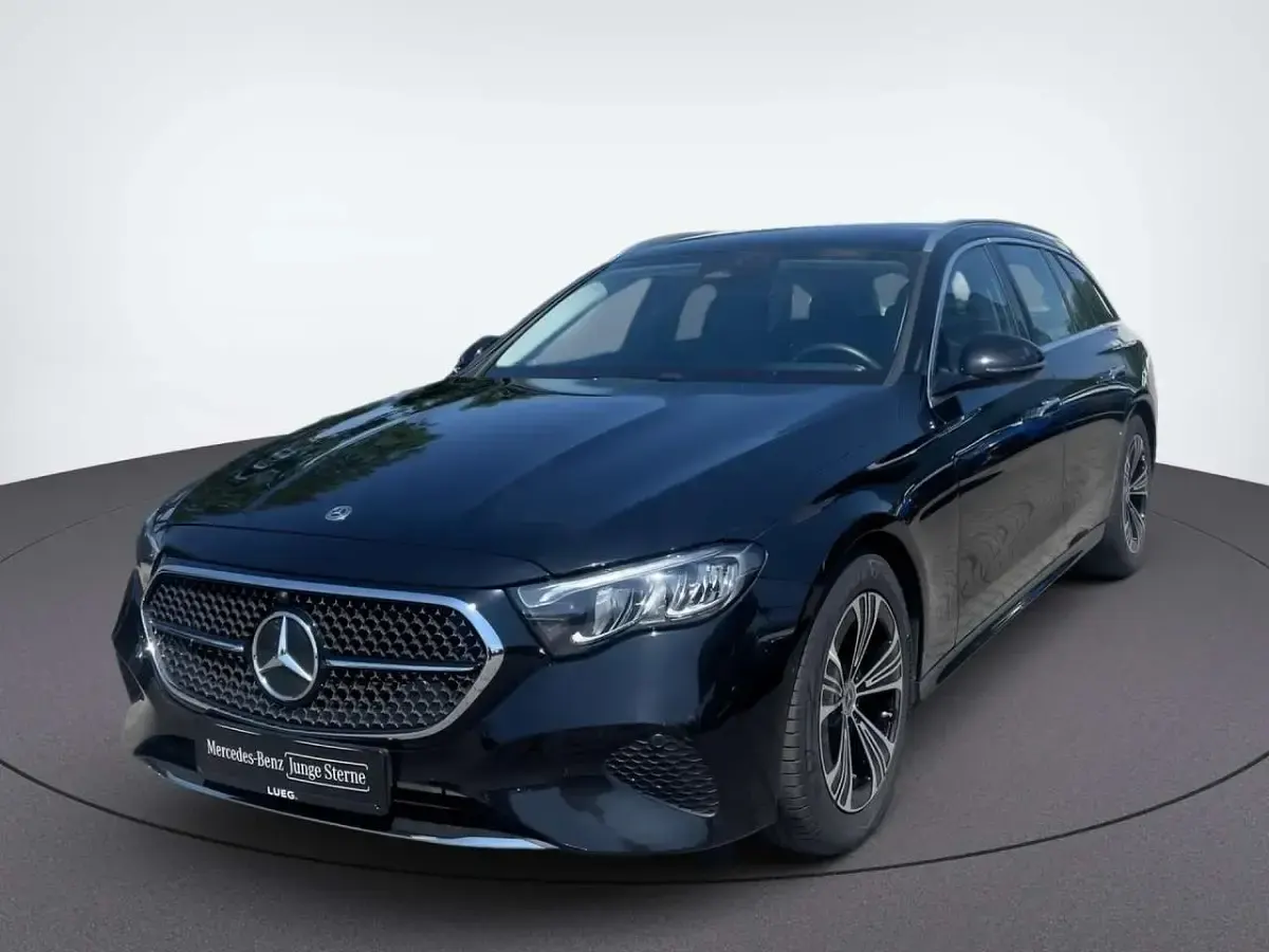 Gebraucht Mercedes E220 Avantgarde 197 PS (144 kW) 2025 Schwarz Kombi