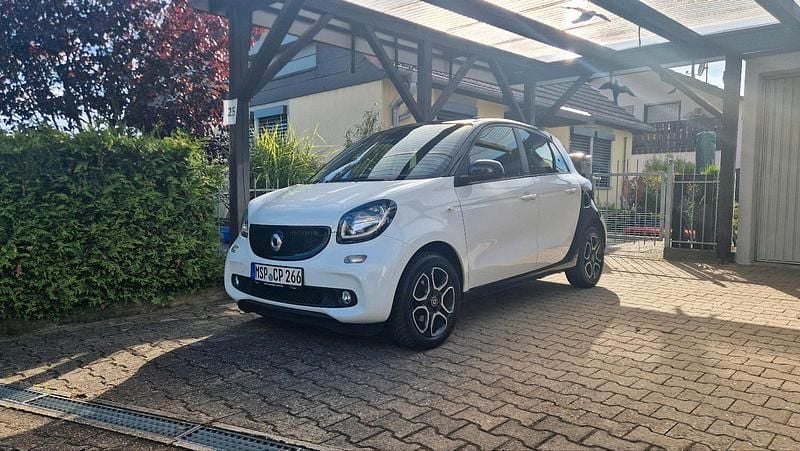 Weiß Gebraucht 2017 Smart ForFour Prime Kleinwagen | 8.199 € (Fairer Preis) - Bild 1/4