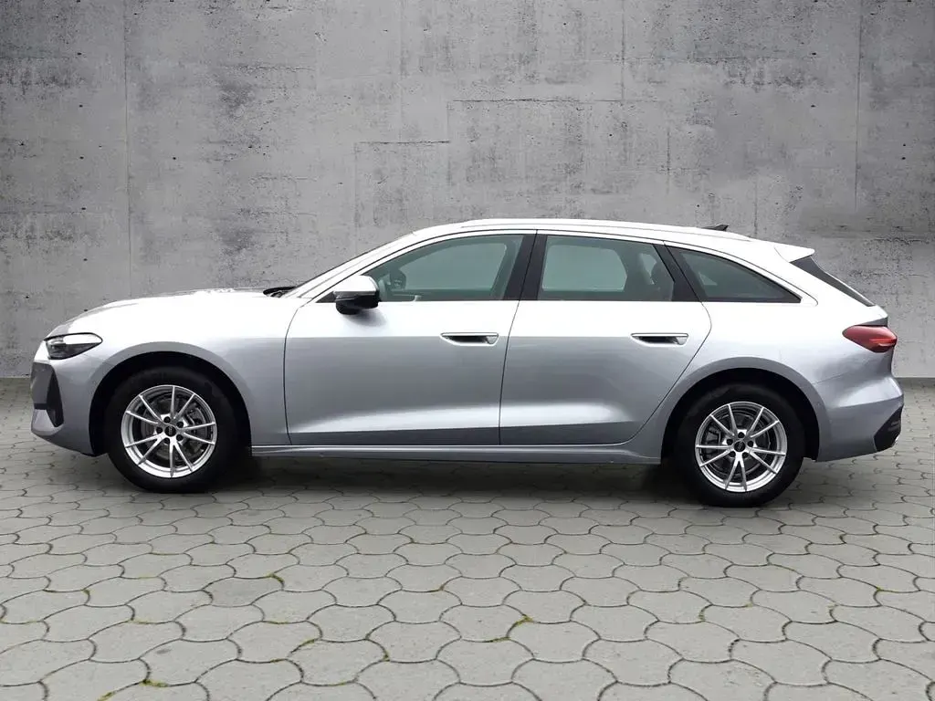 Gebraucht Audi A5 Sport 150 PS (110 kW) 2025 Florettsilber metallic Kombi