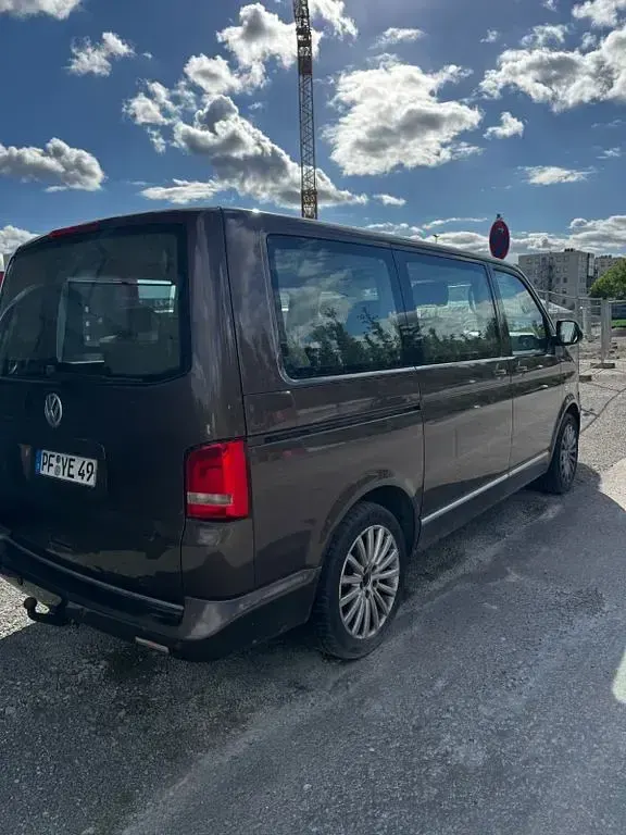 Gebraucht VW Multivan 179 PS (131 kW) 2010 Braun Van / Kleinbus