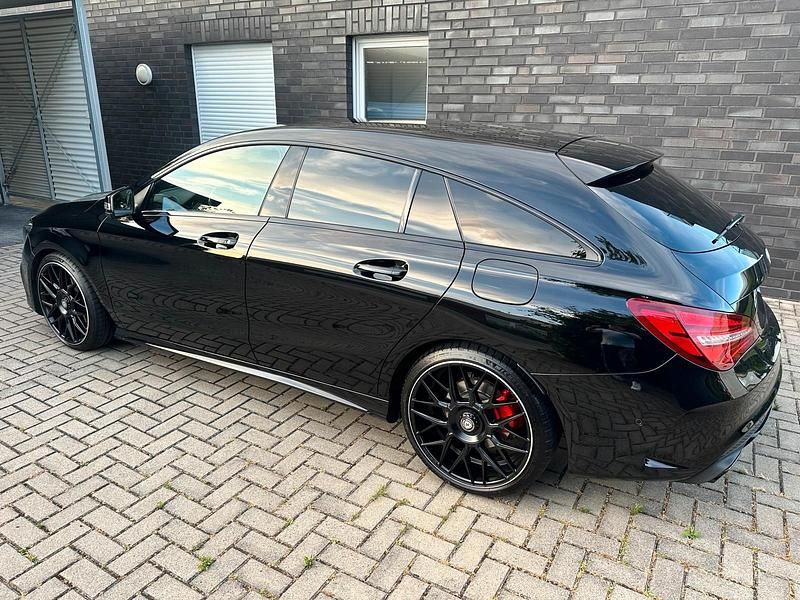 Gebraucht Mercedes CLA180 122 PS (89 kW) 2016 Schwarz Limousine