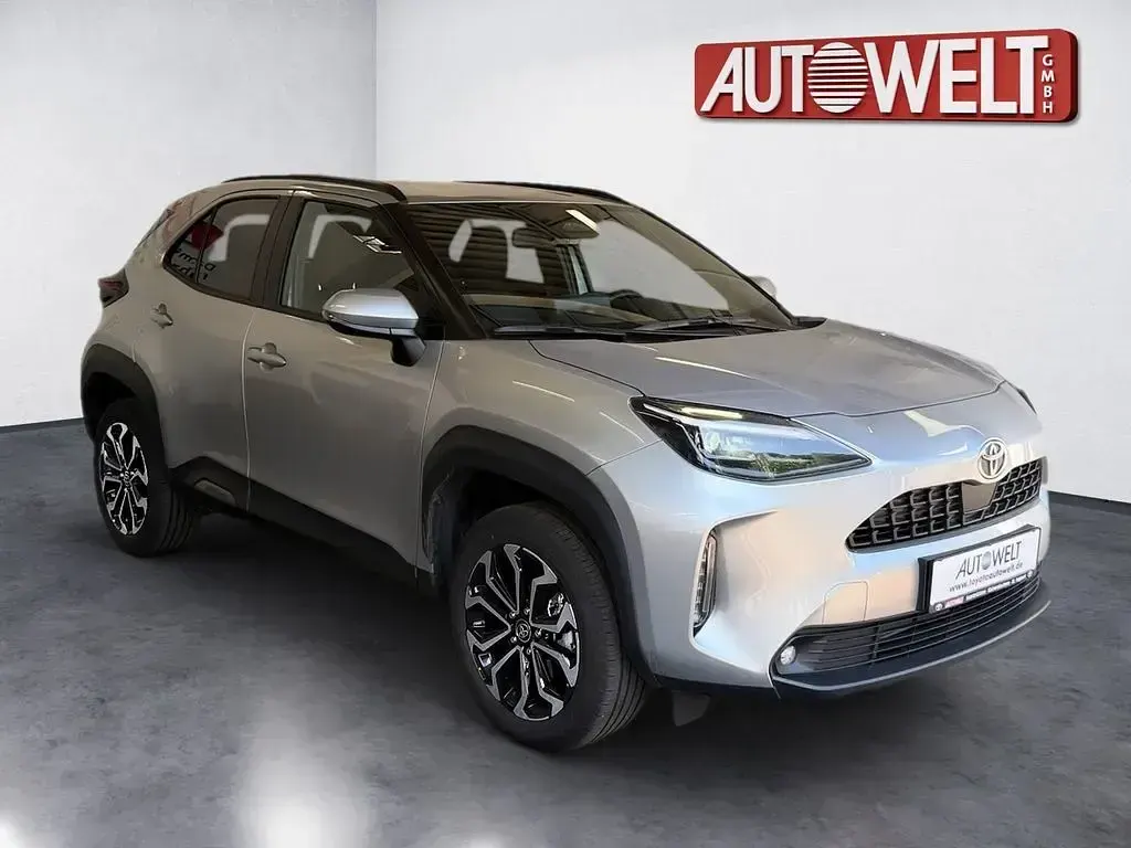 Gebraucht Toyota Yaris Cross 129 PS (94 kW) 2025 Silber SUV