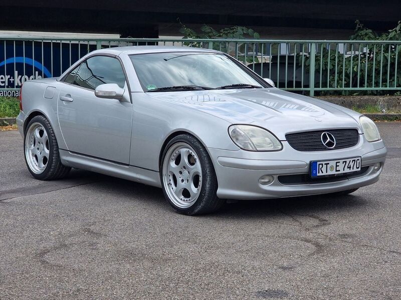 Silber Gebraucht 2004 Mercedes SLK230 Cabrio | 7.999 € (Fairer Preis) - Bild 1/4