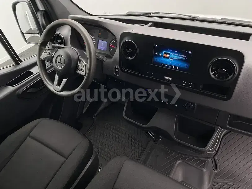 Gebraucht Mercedes Sprinter 163 PS (119 kW) 2021 Arktikweiss Van