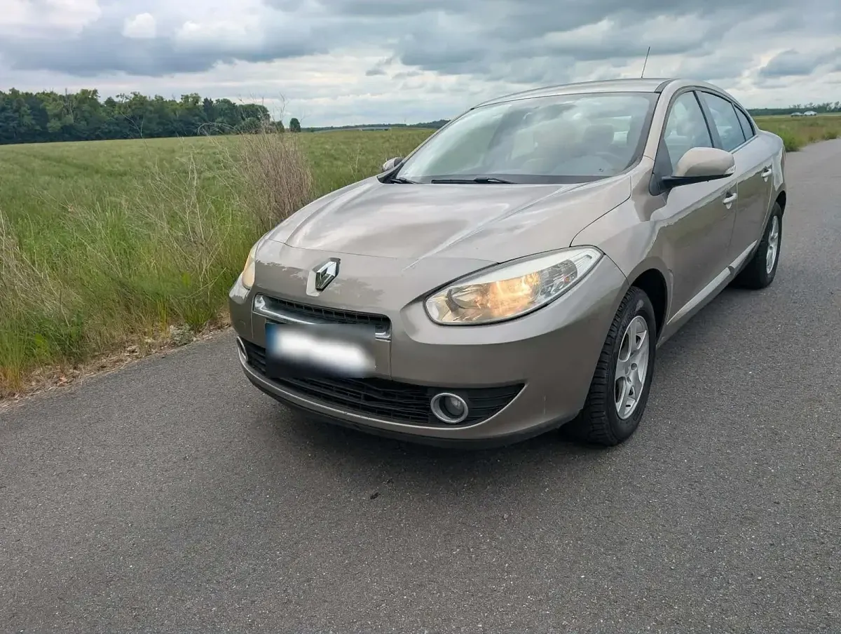 Gebraucht Renault Fluence 110 PS (80 kW) 2010 Beige Limousine