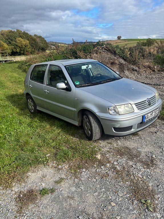 Silber Gebraucht 2004 VW Polo Basis Limousine | 1.800 € (Fairer Preis) - Bild 1/4