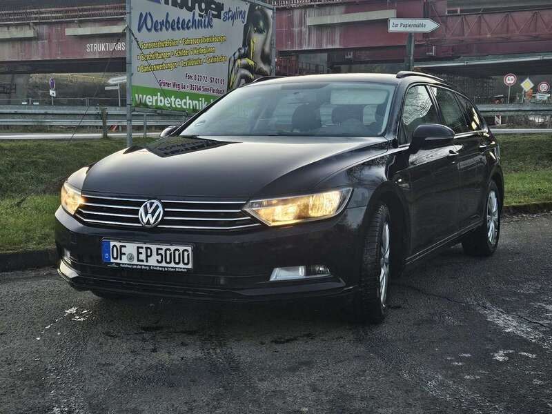 Schwarz Gebraucht 2017 VW Passat Trendline Kombi | 10.200 € (Fairer Preis) - Bild 1/4