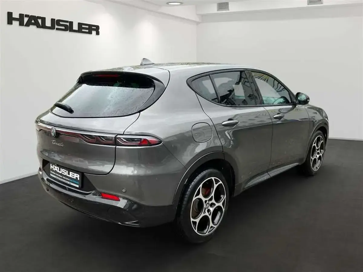 Gebraucht Alfa Romeo Tonale Veloce 159 PS (116 kW) 2024 Grau SUV