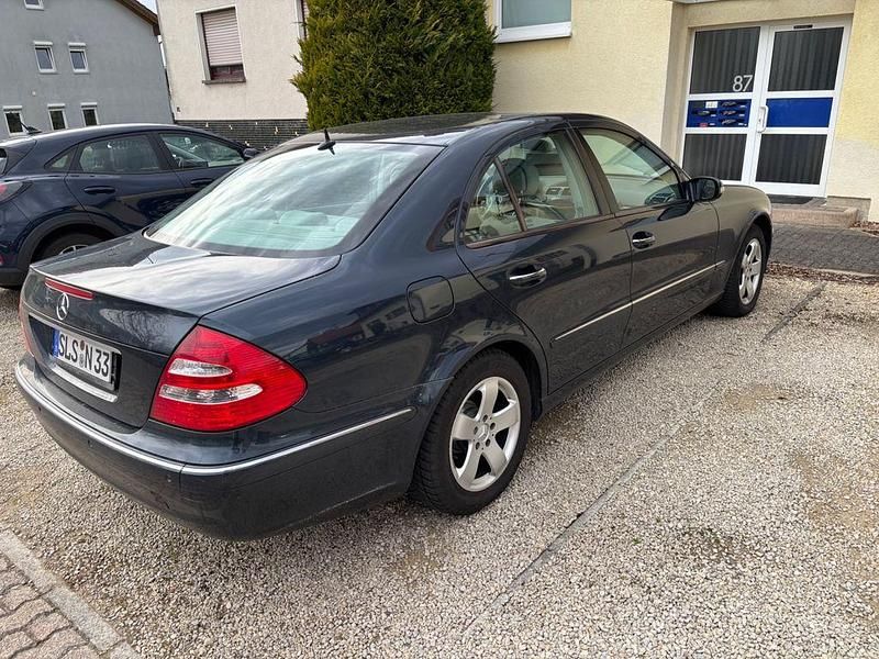 Gebraucht Mercedes E320 Elegance 224 PS (164 kW) 2003 Schwarz Limousine