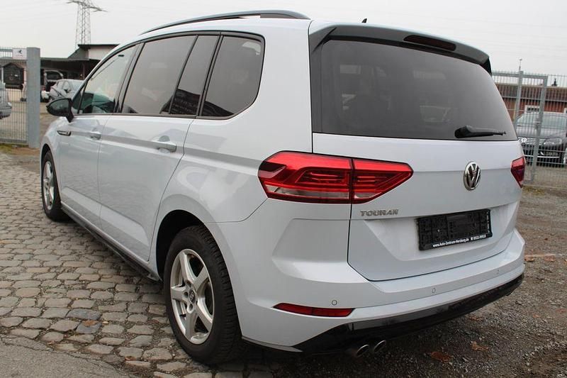 Gebraucht VW Touran Highline 190 PS (139 kW) 2018 Silber Van / Kleinbus