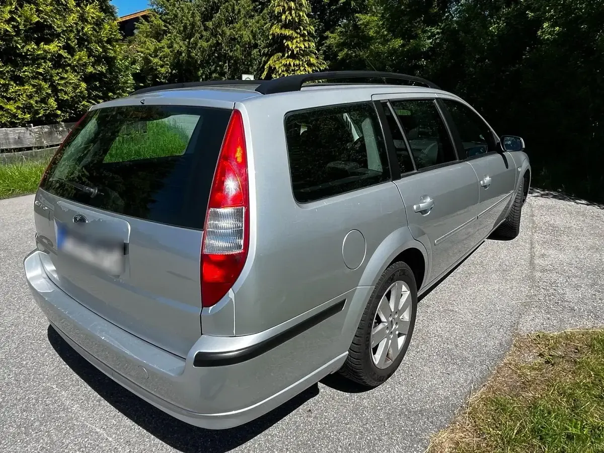 Gebraucht Ford Mondeo 118 PS (86 kW) 2007 Silber Kombi